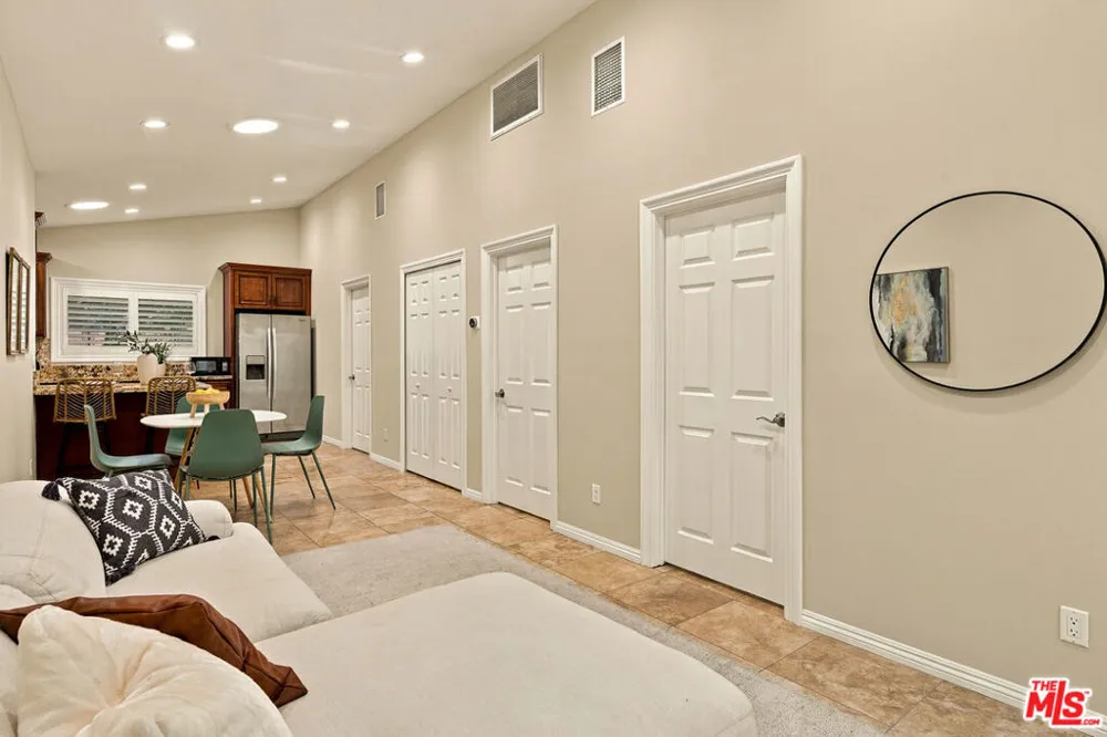 19230 Cheyenne Street Porter Ranch, CA 91326