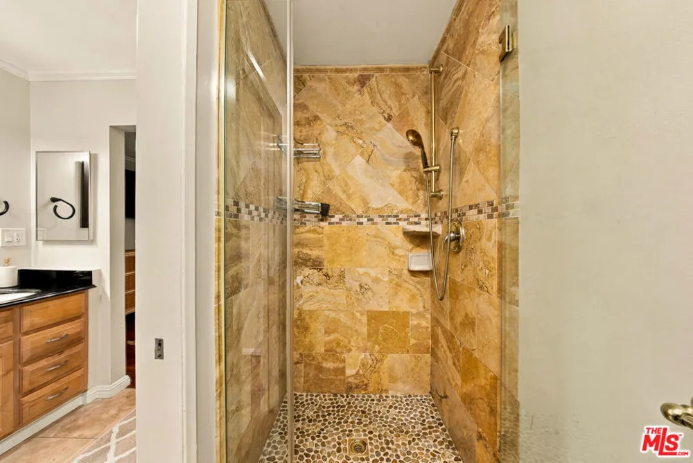 19230 Cheyenne Street Porter Ranch, CA 91326