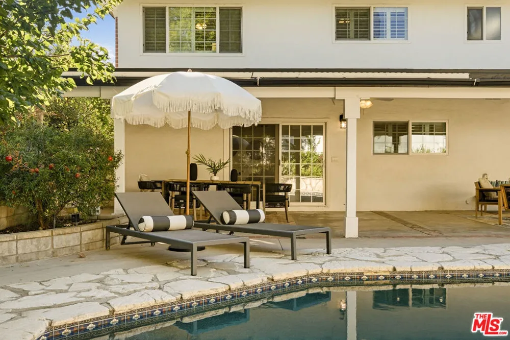 19230 Cheyenne Street Porter Ranch, CA 91326
