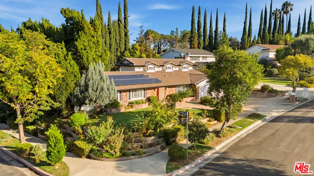 19230 Cheyenne Street Porter Ranch, CA 91326
