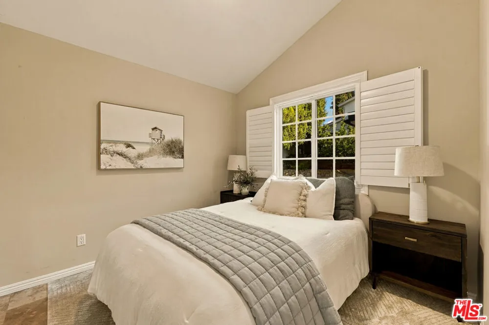 19230 Cheyenne Street Porter Ranch, CA 91326