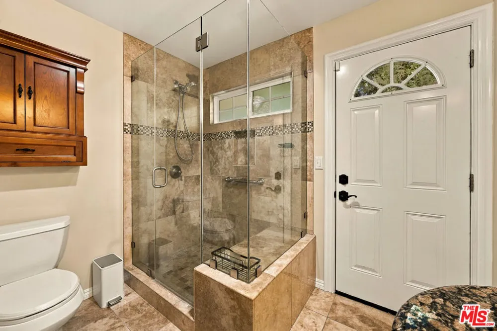 19230 Cheyenne Street Porter Ranch, CA 91326