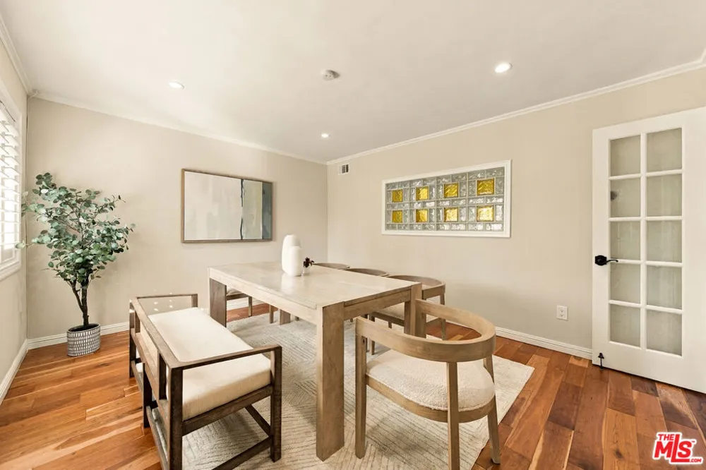 19230 Cheyenne Street Porter Ranch, CA 91326