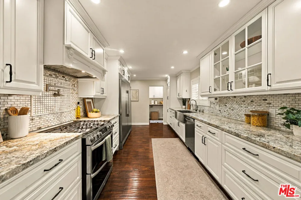 19230 Cheyenne Street Porter Ranch, CA 91326