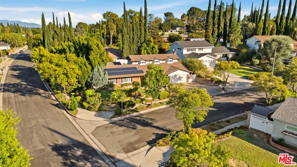 19230 Cheyenne Street Porter Ranch, CA 91326