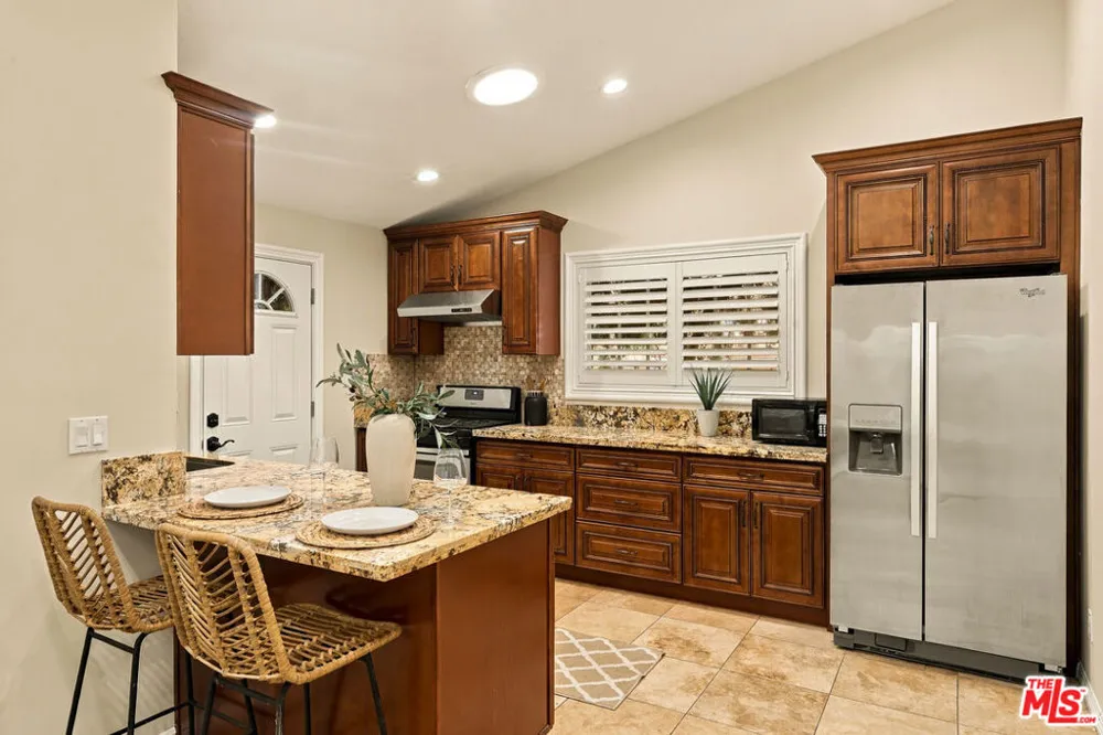 19230 Cheyenne Street Porter Ranch, CA 91326