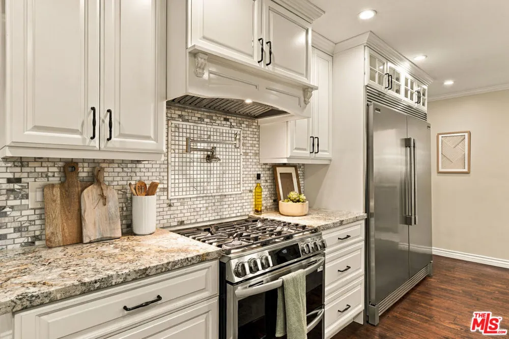 19230 Cheyenne Street Porter Ranch, CA 91326