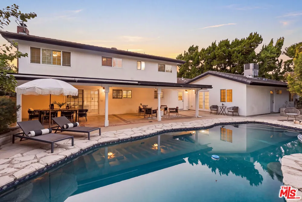 19230 Cheyenne Street Porter Ranch, CA 91326