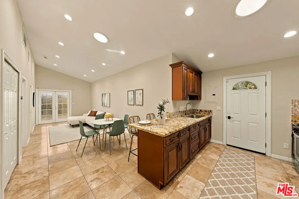 19230 Cheyenne Street Porter Ranch, CA 91326