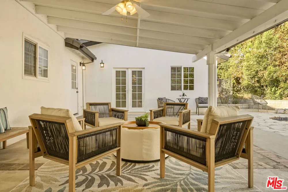 19230 Cheyenne Street Porter Ranch, CA 91326