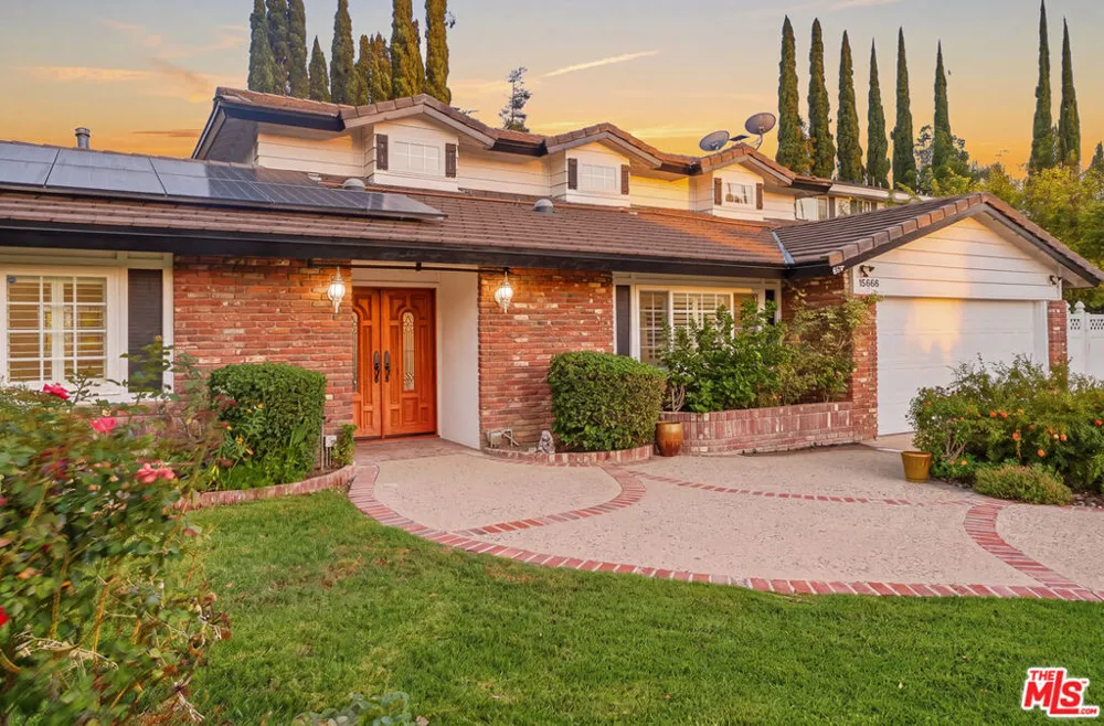 19230 Cheyenne Street Porter Ranch, CA 91326