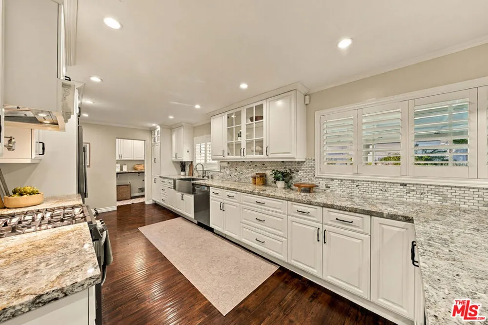 19230 Cheyenne Street Porter Ranch, CA 91326
