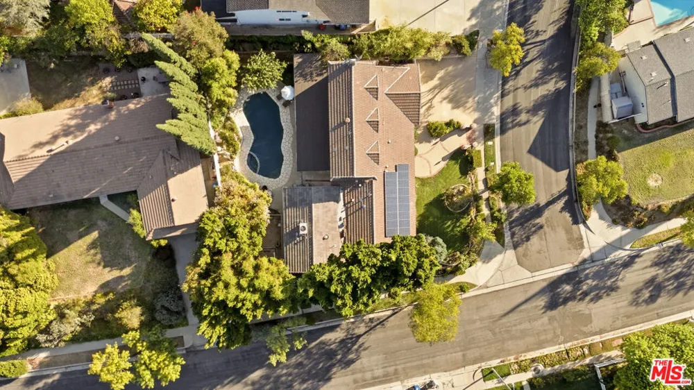 19230 Cheyenne Street Porter Ranch, CA 91326