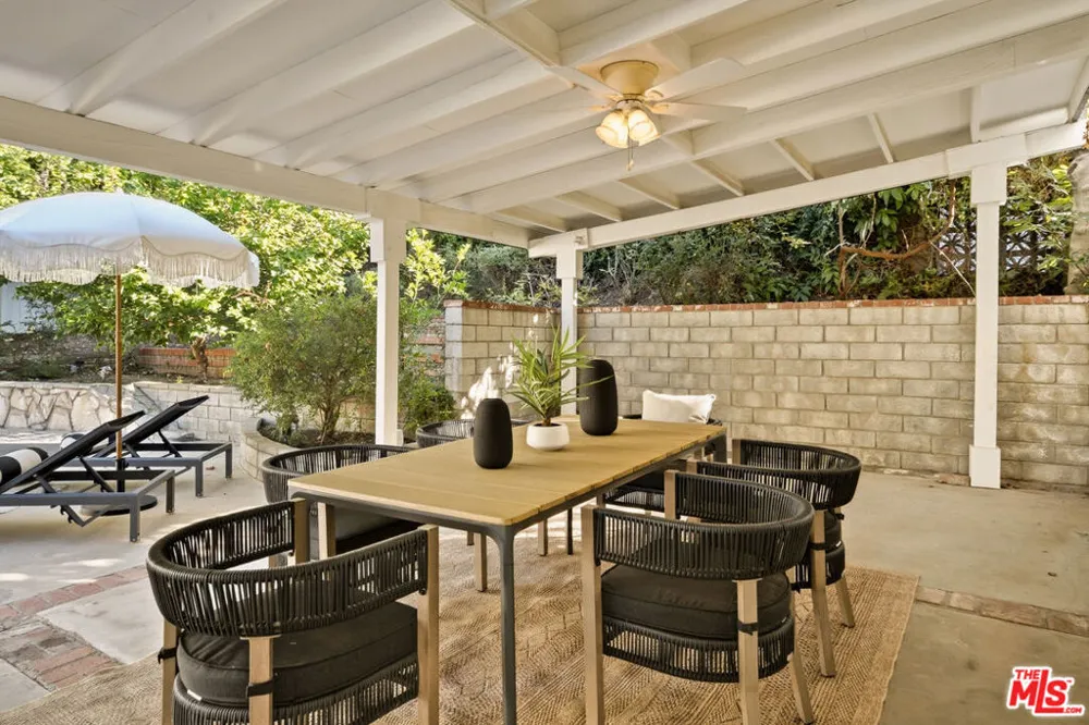 19230 Cheyenne Street Porter Ranch, CA 91326