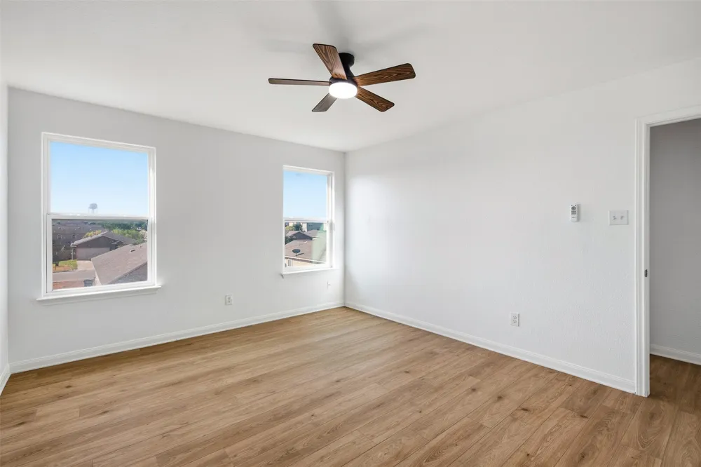 1013 Woodward Court Court Jarrell, TX 76537