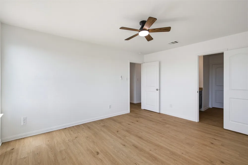 1013 Woodward Court Court Jarrell, TX 76537