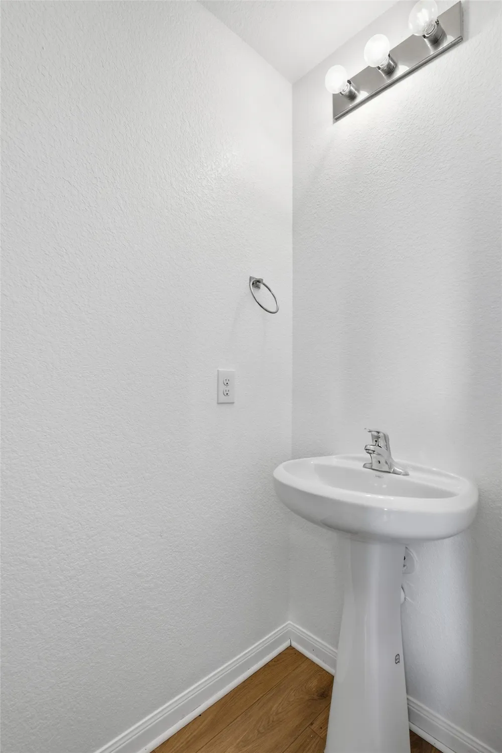 1013 Woodward Court Court Jarrell, TX 76537