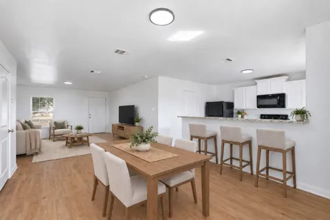 1013 Woodward Court Court