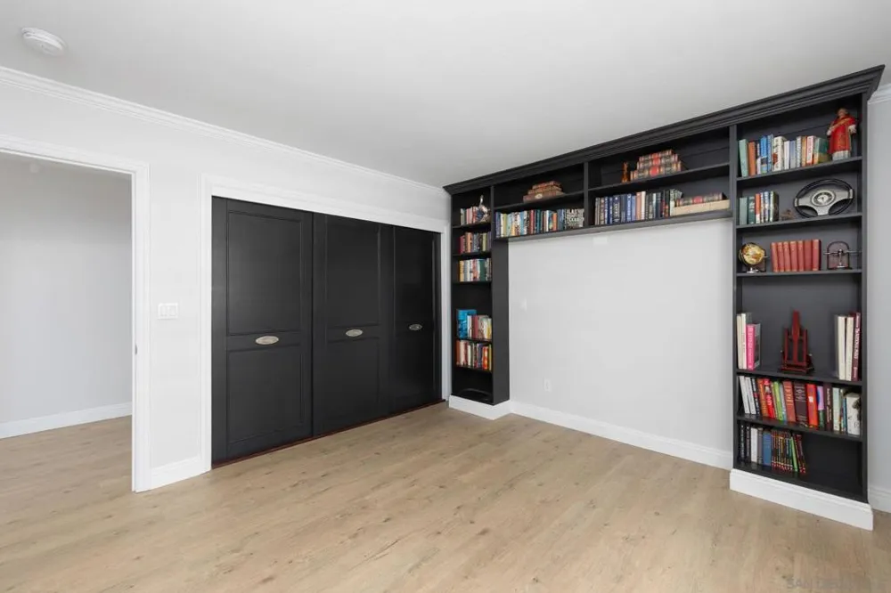 1879 Caminito Ascua La Jolla, CA 92037
