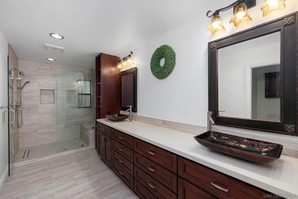 1879 Caminito Ascua La Jolla, CA 92037