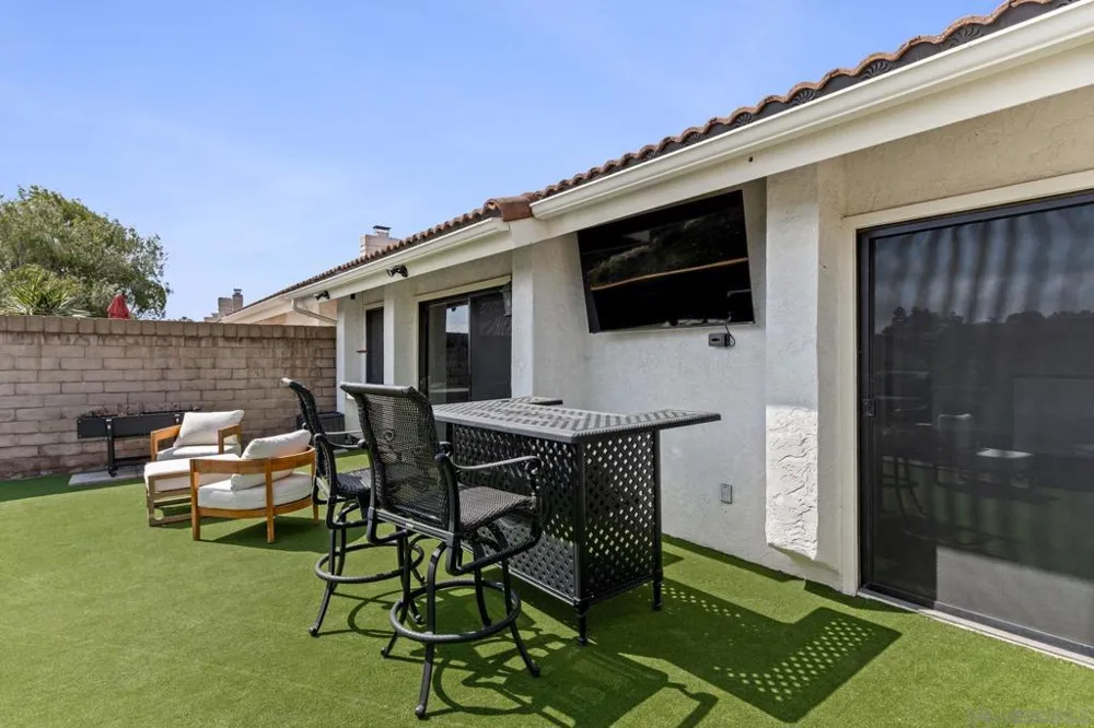 1879 Caminito Ascua La Jolla, CA 92037