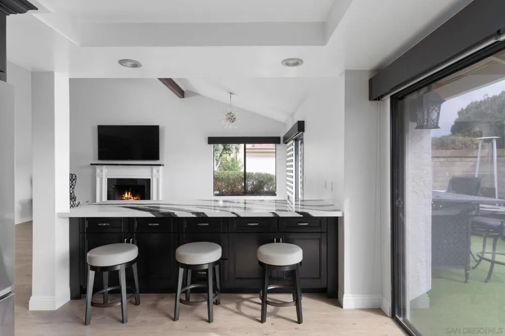 1879 Caminito Ascua La Jolla, CA 92037