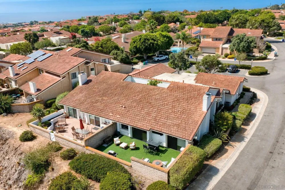 1879 Caminito Ascua La Jolla, CA 92037