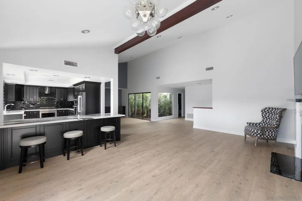 1879 Caminito Ascua La Jolla, CA 92037