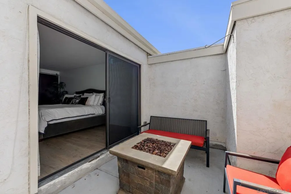 1879 Caminito Ascua La Jolla, CA 92037
