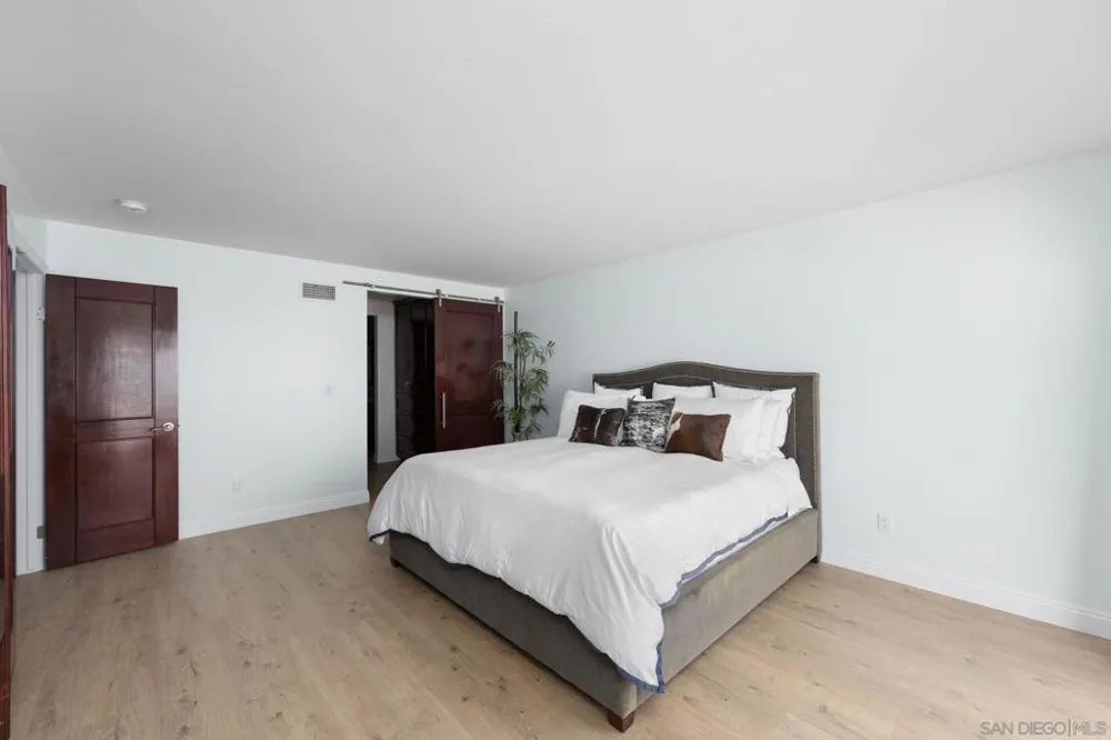 1879 Caminito Ascua La Jolla, CA 92037