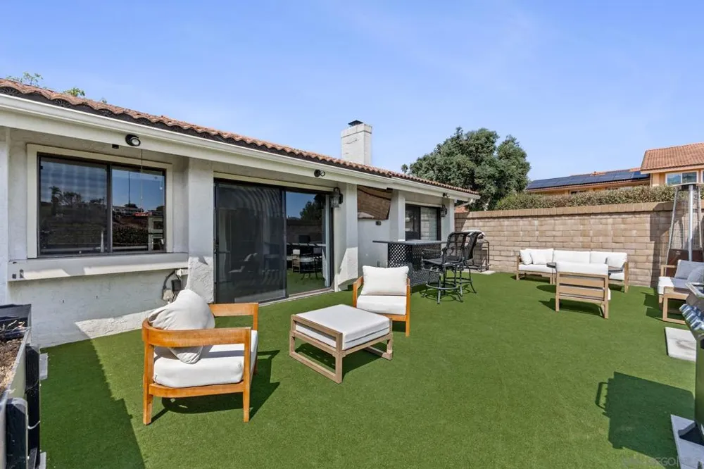 1879 Caminito Ascua La Jolla, CA 92037