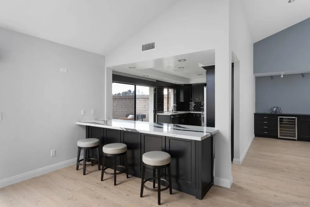 1879 Caminito Ascua La Jolla, CA 92037
