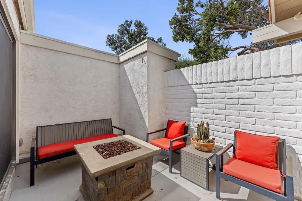 1879 Caminito Ascua La Jolla, CA 92037