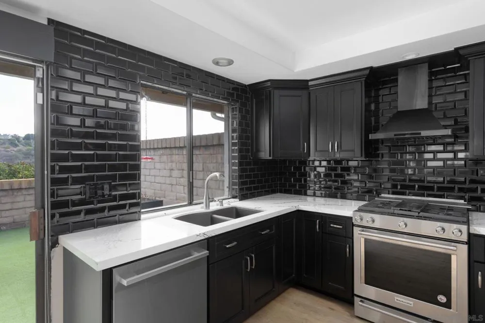 1879 Caminito Ascua La Jolla, CA 92037