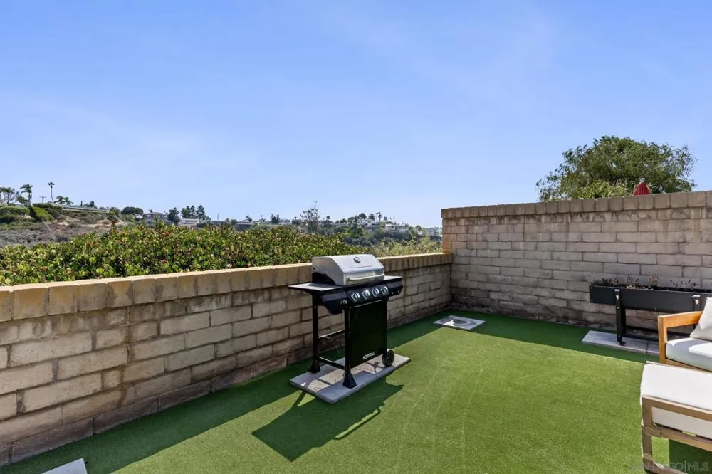1879 Caminito Ascua La Jolla, CA 92037