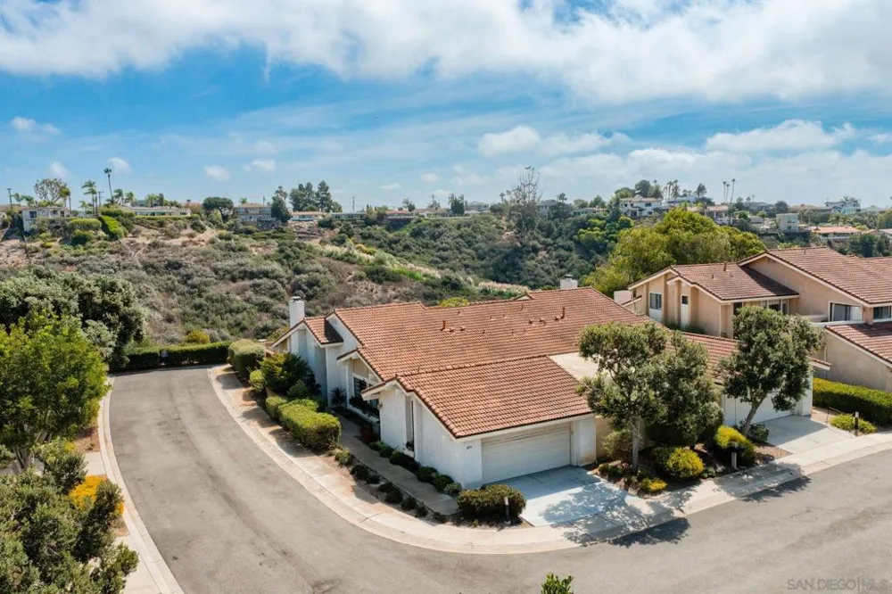 1879 Caminito Ascua La Jolla, CA 92037