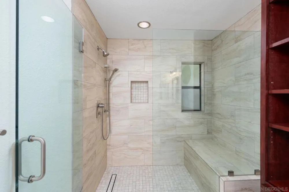 1879 Caminito Ascua La Jolla, CA 92037