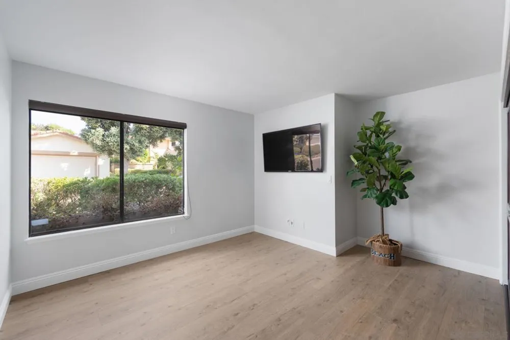 1879 Caminito Ascua La Jolla, CA 92037