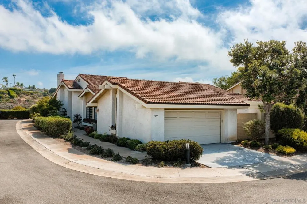 1879 Caminito Ascua La Jolla, CA 92037