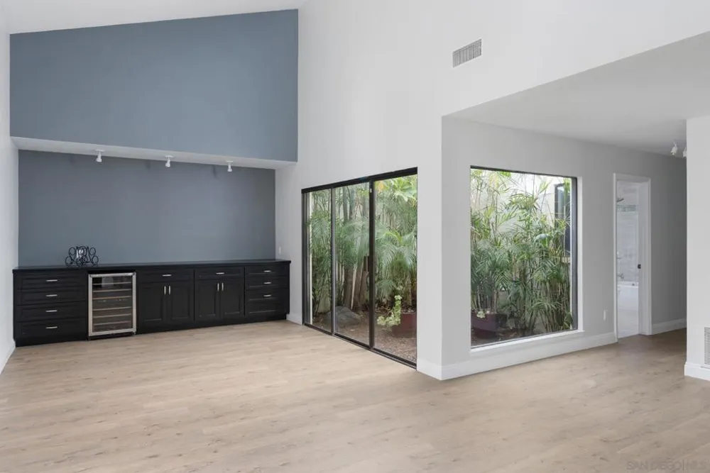 1879 Caminito Ascua La Jolla, CA 92037