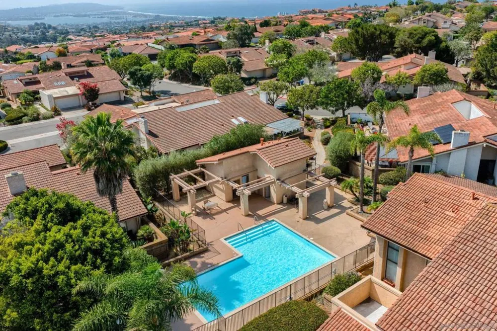 1879 Caminito Ascua La Jolla, CA 92037