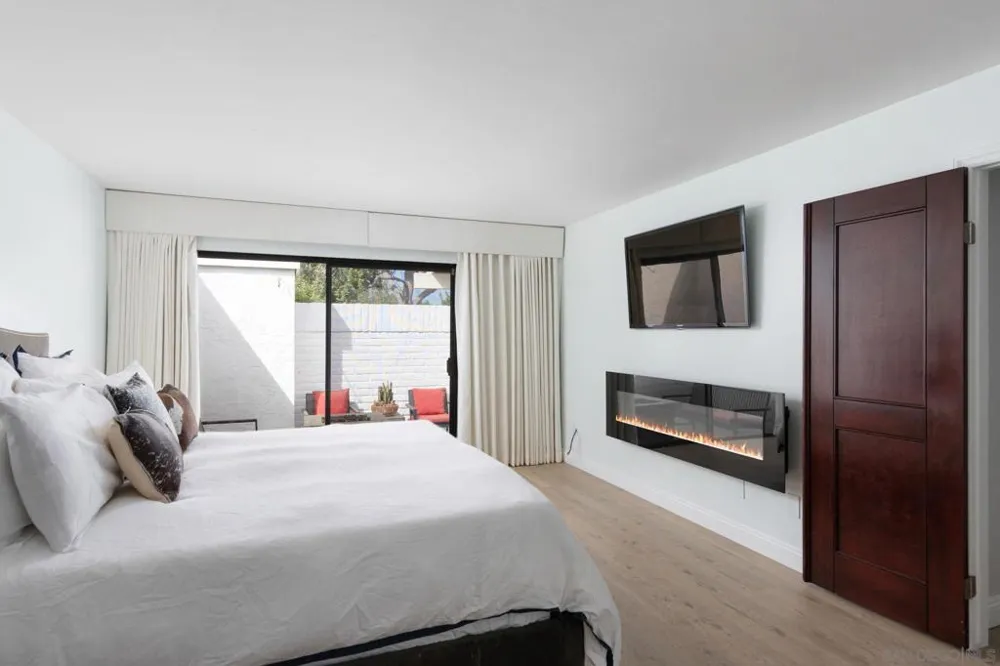 1879 Caminito Ascua La Jolla, CA 92037
