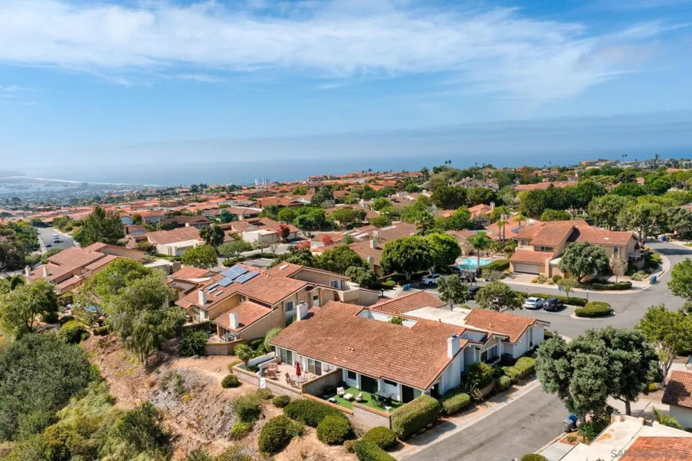 1879 Caminito Ascua La Jolla, CA 92037