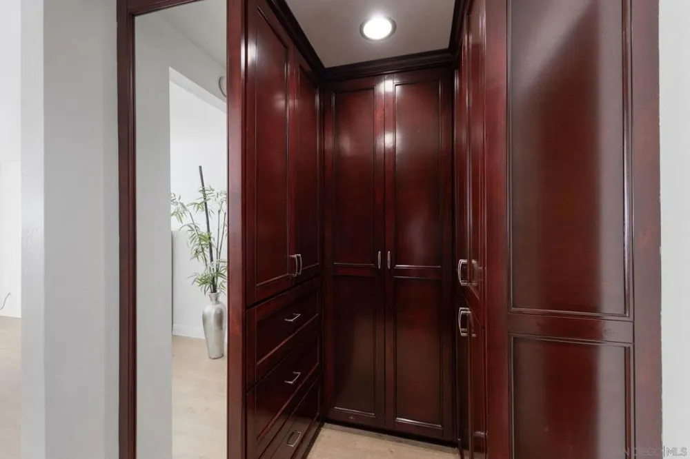 1879 Caminito Ascua La Jolla, CA 92037
