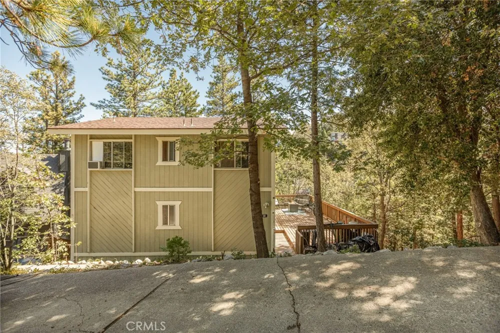 1214 Aleutian Lake Arrowhead, CA 92352