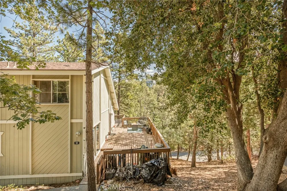 1214 Aleutian Lake Arrowhead, CA 92352