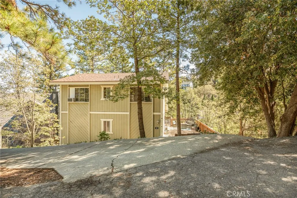 1214 Aleutian Lake Arrowhead, CA 92352
