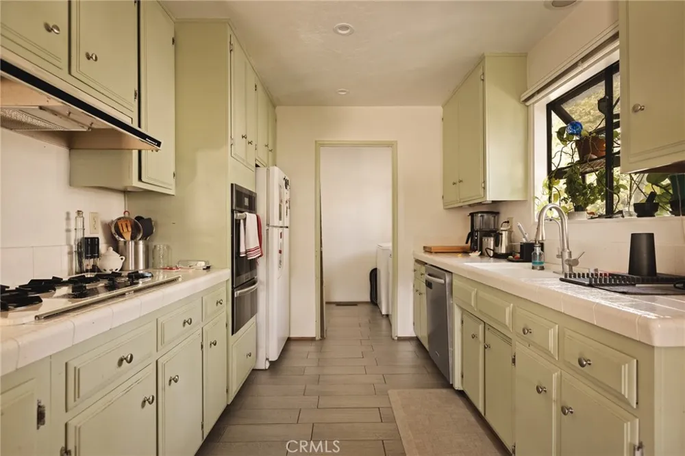 1214 Aleutian Lake Arrowhead, CA 92352
