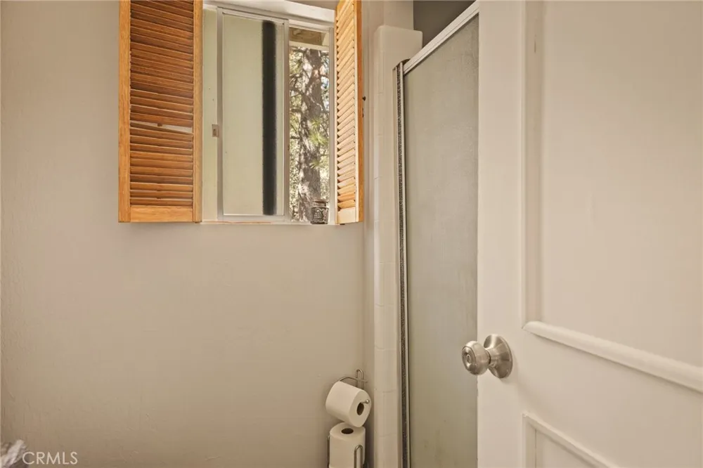1214 Aleutian Lake Arrowhead, CA 92352