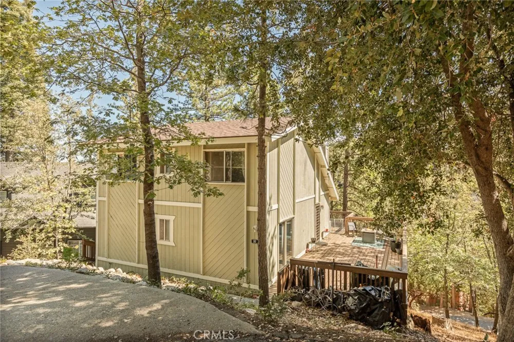 1214 Aleutian Lake Arrowhead, CA 92352
